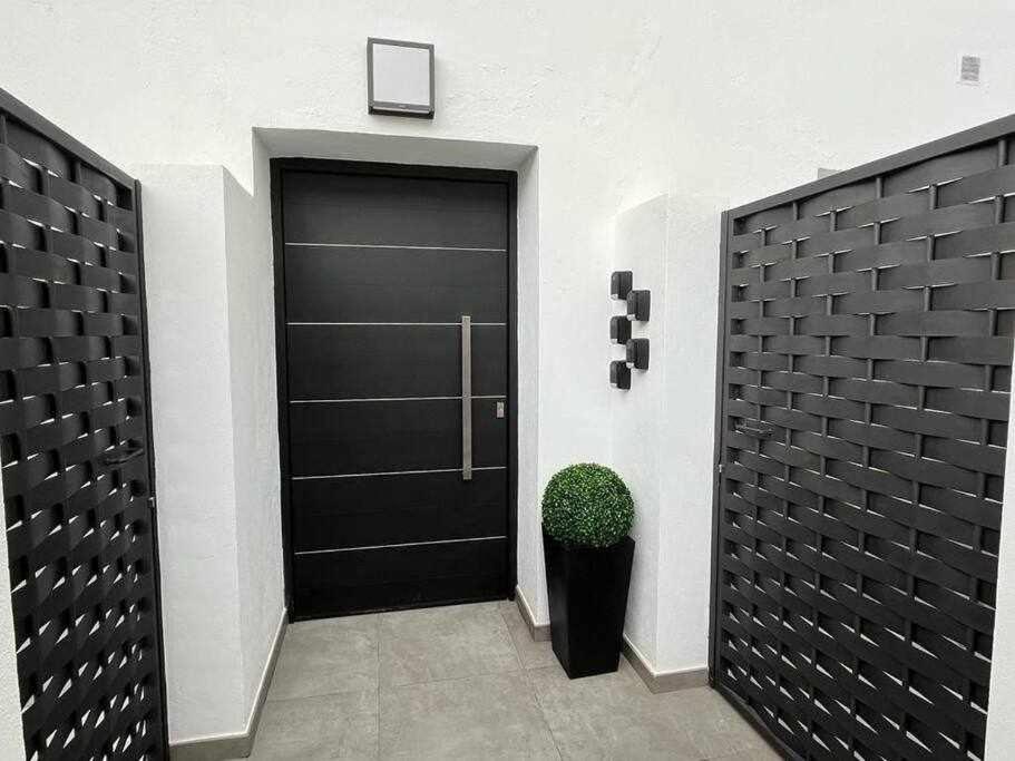 XX D Apartamentos Morales & Arnal Ρόντα Εξωτερικό φωτογραφία